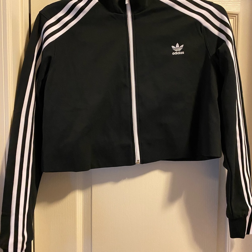 Adidas cropped jacker